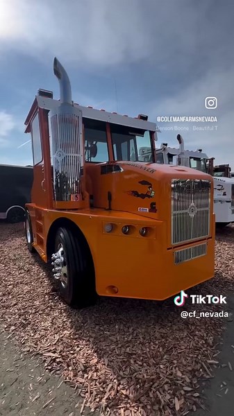Check out the new @Jesse Bounds Hay squeeze at the World Ag Expo. #haysqueeze #hay #trucking