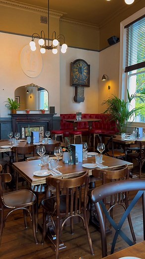 The Crown Tavern, Clerkenwell, steeped in history, freshly...