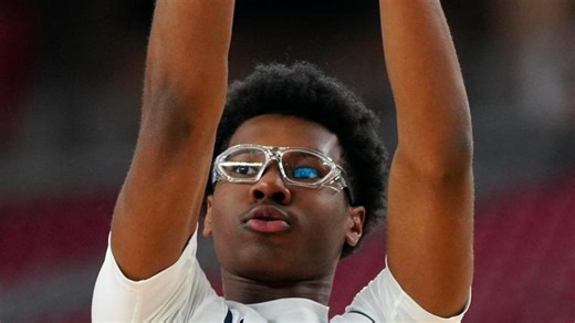 Will Bryce James play tonight? What we know about Arizona’s plan for LeBron’s son