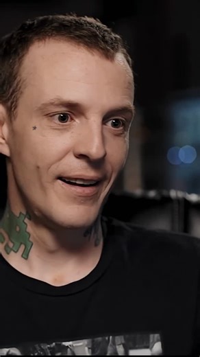Saman Records on Instagram: "Deadmau5 deconstructs music — Deadmau5 teaches you how he approaches melodies, mixing & mastering, and more. #electronicmusic #musicproducer"