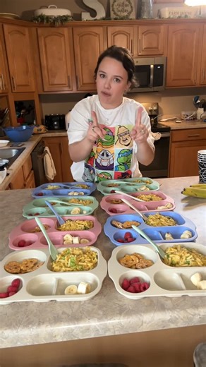 Hanah Solum | I hope you all had a GREAT week 🥰👻🎃🫶🏼 #lunchideasforkids #kidsmeals #daycaremeals #cooking #food | Instagram