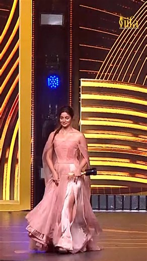 Truly the Rani of our hearts, Alia Bhatt brings magic to the IIFA-verse every time she arrives! #IIFA | IIFA Awards