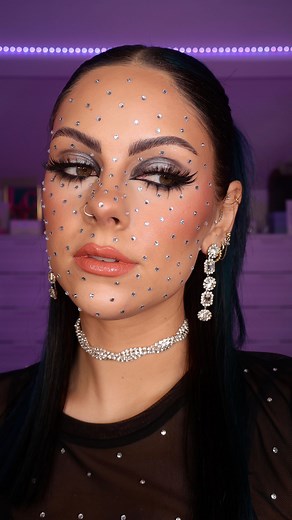 Sophie Hannah on Instagram: "It's giving Euphoria ✨ IB: @donni.davy @xoxoemira @nikki_makeup Products (ft PR Gifting) @lancomeofficial Rènergie HCF Triple Serum, Setting Powder & Juicy Tubes @kiehlsuki Ultra Facial Cream @yslbeauty All Hours Foundation shade MN1 @kvdbeauty Shade & Light Palette, Liquid Gel Contour in fair cool 90 @lorealparis Infaillible More Than Concealer shade. 322 @armanibeauty Luminous blush shade 10 @patmcgrathreal Nude Venus lip liner @vievemuse Soul Shadows shades bolt &