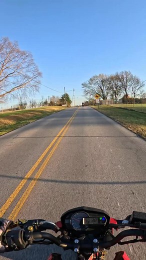 Mastering the Right Turn: Motorcycle Riding Techniques | Gixxer Jesus