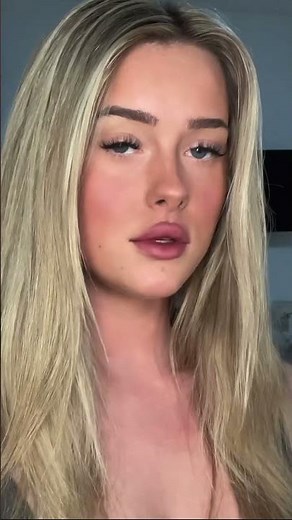 Sarah Cameron makeup
