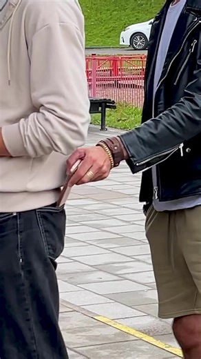 Unexpected Twist in Pickpocket Prank! | Humour Train