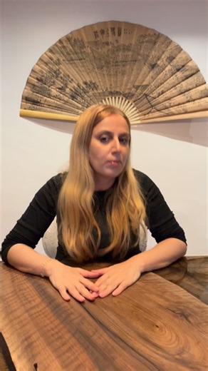 Gülay Nergiz on Instagram: "🎿✨ 4 saatlik emek, bol kahkaha ve biraz da sabır… Kayak kaskımı disko topuna çevirdik! ✨🪩 Bu kaskı @anil.altundag ile birlikte yaptık ve yapım sürecinde hem çok eğlendik hem de ortaya bizi inanılmaz mutlu eden bir sonuç çıktı 🥹💫 Ama itiraf edeyim… düşündüğümüzden çok daha zor oldu. 🪖 Kask seçimi en kritik nokta! Eğer siz de böyle bir proje deneyecekseniz şunu mutlaka bilin: ✔️ Kaskın yüzeyi ne kadar düz olursa, ✔️ Hava delikleri, girinti–çıkıntılar ve kademe kade