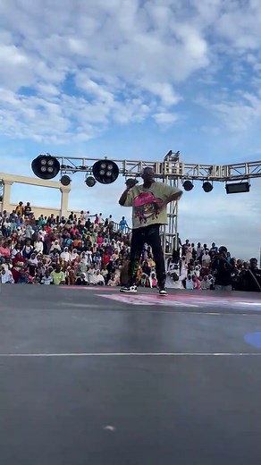 He is a robot 🔥🔥🔥 @mj breaker #jealousy #kenyantiktokers🇰🇪🇰🇪❤️❤️ #megadancebattle254 #amapianodance #amapiano #francetiktok #nigeriatiktok🇳🇬🇳🇬🇳🇬 #dancebattle #redbulldanceyourstyle