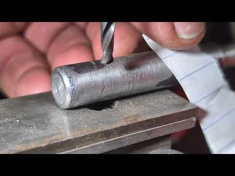 Turning a shaft and cutting a woodruff keyhole