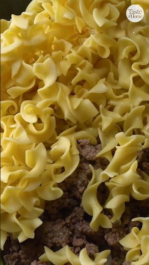 Savory and creamy—you'll be so happy you found this easy beef noodle casserole! #beefnoodlecasserole