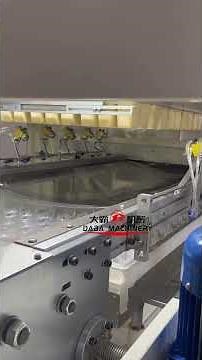 Automatic plastic vacuum forming machine with full safe door for PET cake tray