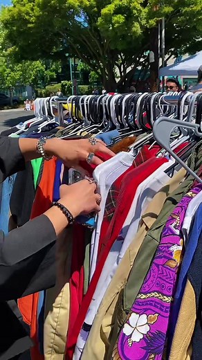 Exploring Fremont Sunday Market in Seattle