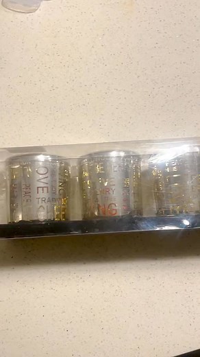 #christmas #DIY #art #doityourself #homedecor #homemade #art #crafts #decor #thrifting #thrifted #homeproject #christmasdecorating #christmasdecorations #christmasdecorating | Thrift with Jakie | Facebook