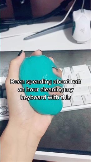 Cleaning my keyboard with #slime | RoseyGenie #cleaning #keyboard #setup #pc #pcsetup #pcgaming