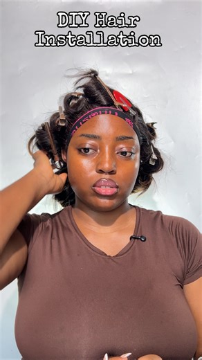 Onaopepo Babarinsa on Instagram: "Knowing how to do a basic hair install is so important especially if you’re like me and won’t keep the wig on for more than two days 😂 PS: you can get your wigs revamped and pre styles at a salon so they’re super easy to install Shop all your wig tools and products from @patri_hairapy #wiginfluencer #wiginstall #hairinstall"