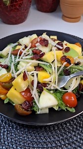 112K views · 1.2K reactions | Ensalada con jicama, mango y lechuga #salad | Cocina Familiar - Recetas Deliciosas | Facebook