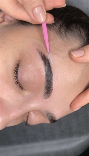 this is how I brow 🤗 #browlamination #sobrancelhascuritiba #browlaminationcuritiba #designerdesobrancelhas #sobrancelhas