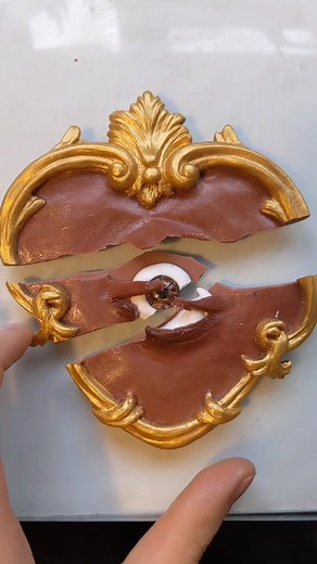 Kintsugi Frame Tutorial: How to Make Creepy-Cute Art Frames