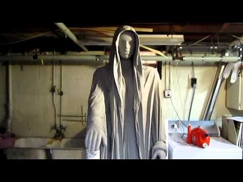 Creepy Halloween Graveyard Statue