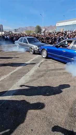 Deutsche auto🇩🇪 on Instagram: "BMW E34 vs Mercedes Benz w124 #e34 #bmw #mpower #m #m5 #bmw525 #bmwe38 #bunker #m50 #m52 #mtech #e32 #бмв #бумер #бандитка #perfomance #mpower_official #е30 #e38 #e28 #m54 #hamann #motorsports #classic #retro #bavaria #рекомендации"