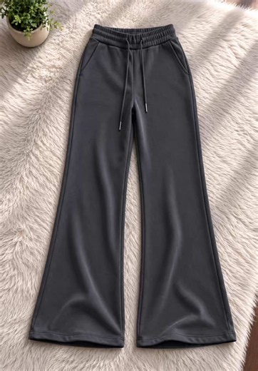 Flare Pants for Women: Stylish Wide-Leg Pants Ideas
