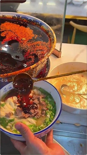 Lanzhou Lamian Noodles 🇨🇳🍜 | Halal Beef Soup from China’s Muslim Streets