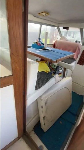 1986 Trophy BayLiner Boat with Trailer