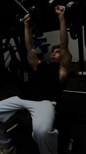 Un like no cuesta nada💪🏻 #gym #bodybuilding