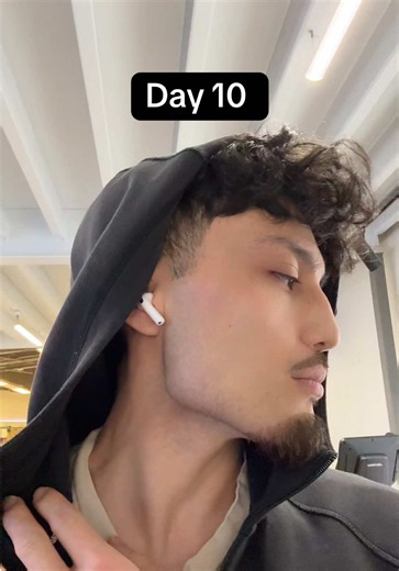 Day 1 vs Day 10 of losing face fat… the difference is starting to show 👀🔥 10 days of staying consistent with my transformation — keeping my calories under control, prioritising protein, weight training, cardio and getting my daily steps in. You can’t choose exactly where your body loses fat first, but as your overall body fat comes down, your face can start looking leaner and more defined too. Day 10 and we’re only getting started. 💪 Follow the journey to see the Day 30 results. 👀 #FaceFat #
