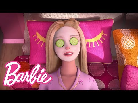 @Barbie | DIY Spa Day with Homemade Lemon Face Mask, Body Scrub, & Chocolate Lip Balm | Barbie Vlog