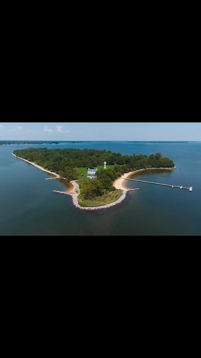 Watch now 🎥: Imagine yourself on an outdoor adventure in the new “Southern Maryland featuring Charles County Trails & Waterways” promo video on YouTube Tucked away on the Southern Maryland shoreline, you’ll find Charles, Calvert and St. Mary’s counties, coming together to give you one unforgettable getaway. 🦀🌅From unique nature and history to local cuisine and craft beverages, it’s all closer than you think — and better than you imagined. 🎆https://www.youtube.com/watch?v=UlgnYckEARI Visit St