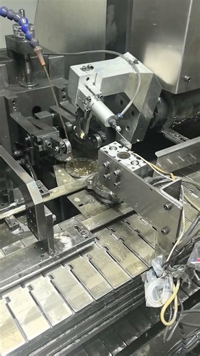 Ultra precision grinding of the outer ring of the wheel hub unit