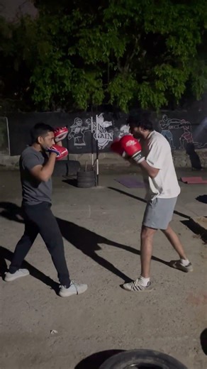 Noob pad work #boxing #boxingtraining