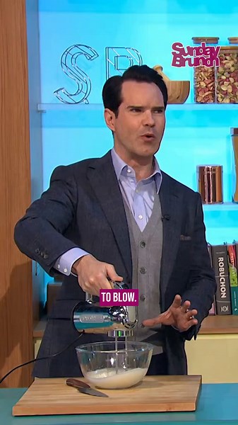 Simon Teaches Jimmy Carr How to Cook Like a Pro