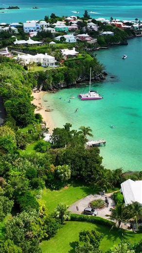 955 reactions · 95 shares | Find a hidden paradise and enjoy these Bermudaful views all to yourself ✨ With its colourful island homes, pink-sand beaches, and vibrant blue waters, our 21-square-mile haven is a must-visit in 2024. Tag your favourite travel buddy now and start planning your unforgettable trip: https://bit.ly/3Gu0ARq  IG: las_bermudas | #GoToBermuda #LostYetFound | Bermuda Tourism | Facebook