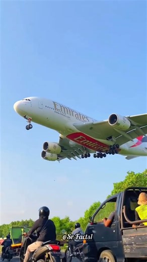 What If BOTH Plane Engines Stop? The Reality is Crazy! ✈️😱 #shorts