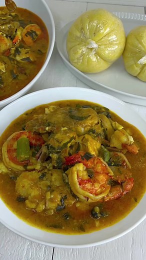 Rivers Native soup 😍 List of ingredients Cat fish Red snapper ( use any fish you like ) Onions Pepper Palm oil Seasoning Salt Uziza seed Tiger prawn head Shrimps Sea snails Clams Periwinkle Crab Uziza leaf #nigeriansoup #fufu #homemadefood #diy #river #fresh #seafood #foodblogger #recipes #tiktok