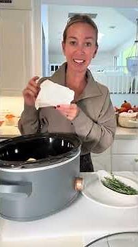 EASY CROCKPOT TURKEY BREAST RECIPE the easiest turkey recipe you have to make #thanksgiving #recipe