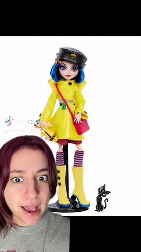 Official first look at the new Coraline doll! She comes out March 13 and will be $70. #monsterhigh #coraline #dolls