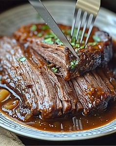 Melt-in-Your-Mouth Slow Cooker Beef Brisket Recipe For the Brisket • 3-4 lbs beef brisket – This cut is ideal for slow cooking, becoming wonderfully tender. • 1 onion, sliced – Adds a natural sweetness and depth to the dish. • 4 cloves garlic, minced – Infuses the brisket with a savory aroma and flavor. ...... Full Recipe in Coʍmеոτ 💬 | Sandra Recipes