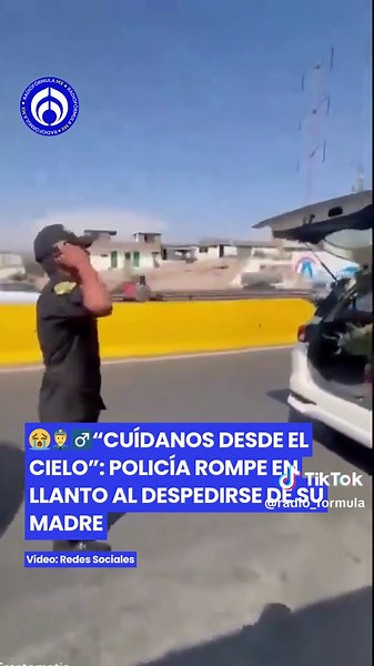 😭👮‍♂️ Policía de Perú rompe en llanto al despedirse de su madre: “Cuídanos desde el cielo” #Despedida #HistoriaQueDuele #Policía #Emotivo #Viral #tiktokmehizover #tiktokinforma