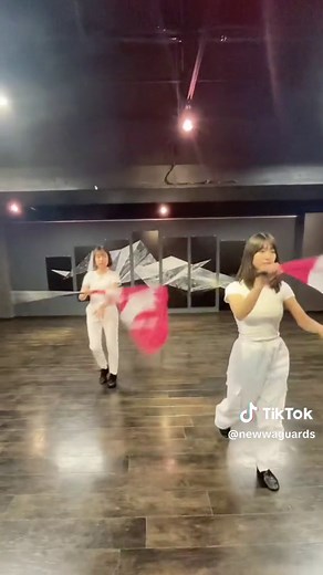 Show Me How You Burlesque💃💖 #fyp #おすすめ #おすすめにのりたい #dancing #burlesque #showmehowyouburlesque #カラーガード #colorguard #カラーガードを広めたい #吹奏楽 #吹奏楽エンターテイメント #振ってみた #踊ってみた #運営さん大好き #旗 #capcut