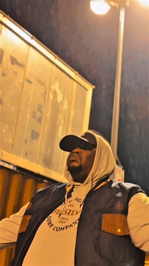 18:00 siyaphaka bafana abadala 🙌🏾👊🏽 umhlaba ubuyela kubabaniniyo, okumnandi iza nama lyrics akhona so you’ll understand every bar🔥 #BIS3 #SlaqaSalon #Zakwe #XapXap | Zakwe