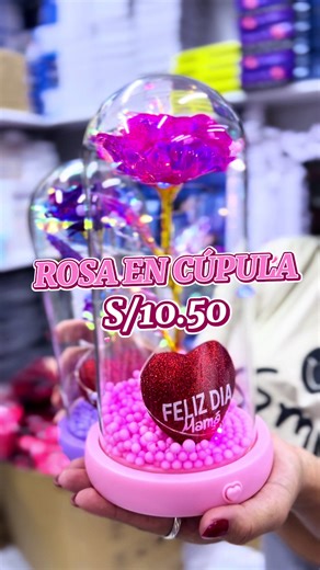 Rosa Eterna en Cúpula: Regalo Perfecto para Mamá