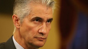 United Airlines CEO resigns amid corruption probe