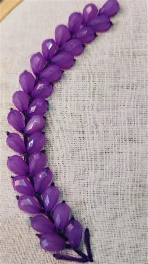 Embroidery 🪡 by Monika on Instagram: "Beautiful embroidery pattern with beads Hand embroidery 🪡 tutorial for beginners #handembroidery #beautiful #easyhandembroidery #embroideryart #embroiderypatterns #trishaartofthread #simpleembroidery #reels"