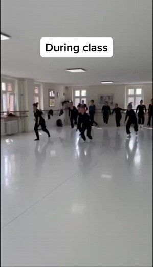 #contemporarydance #zeitgenössischertanz #tanzausbildung #danceeducation #balance #berlin #tanzausbildungberlin #balance1 #ballett #ballett #tanz #tanzen #bühnentanzausbildung #danceschool #moderndance #jazzdance #tanzschule #workout #danceeducationberlin #jazzdancers #hiphopdance #hiphoptanz