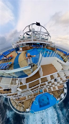 🛳️CARNIVAL JUBILEE IS LOOKING GOOD FROM THE AFT‼️🤩🙌 | EECC Travels