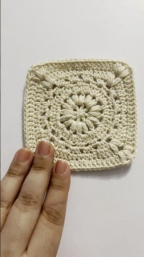 Puffy Flower Granny Square #4 | Easy Textured Crochet Tutorial