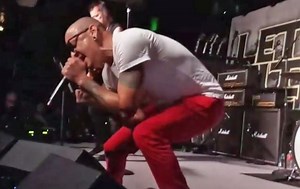 Watch LINKIN PARK's CHESTER BENNINGTON Sing ALICE IN CHAINS, GUNS N’ ROSES, BLACK SABBATH Classics